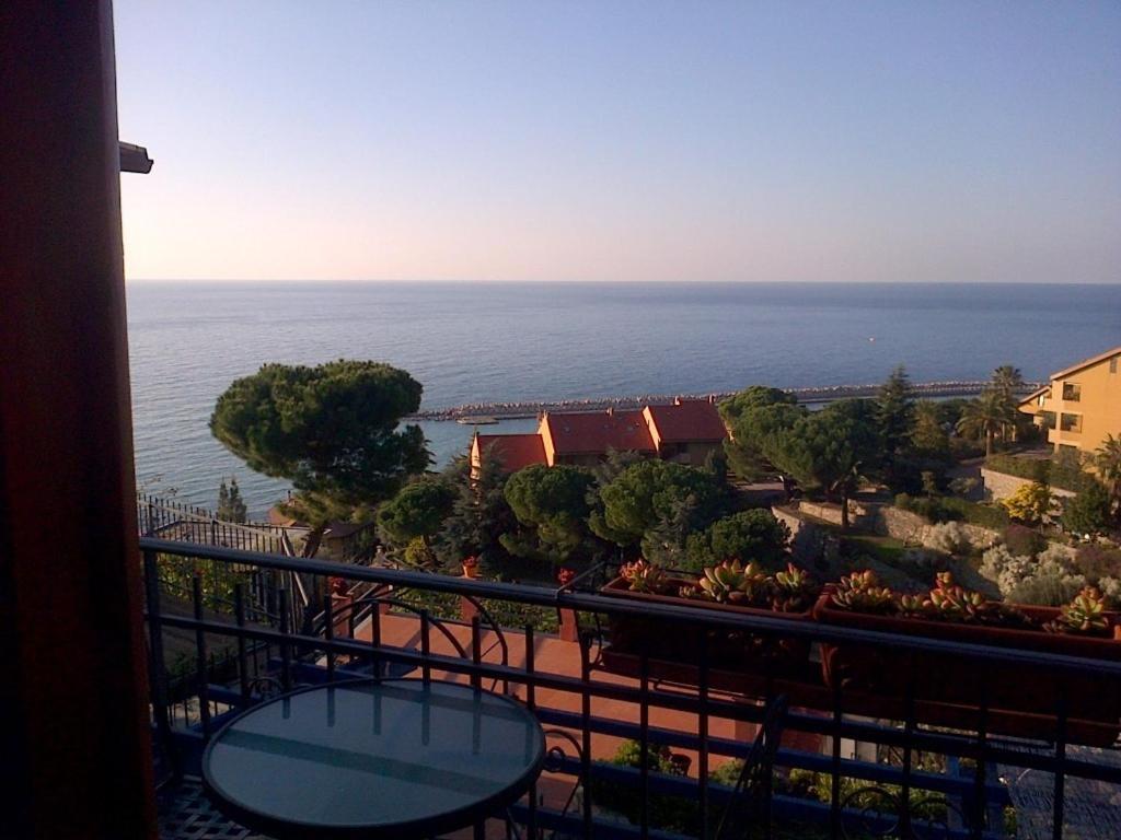 B&B La Mimosa Del Golfo Ospedaletti Phòng bức ảnh